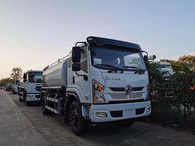 國(guó)六東風(fēng)專(zhuān)底 12-15方灑水車(chē)